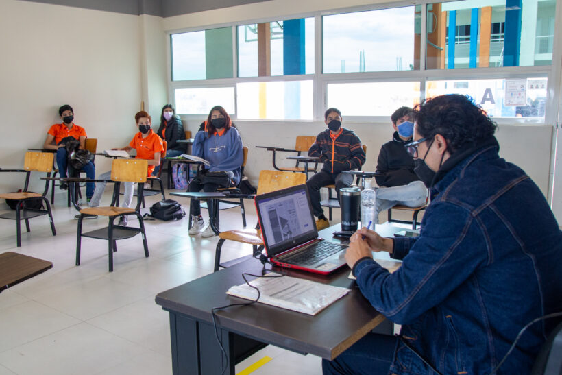 Regresan estudiantes de la UAT a clases presenciales