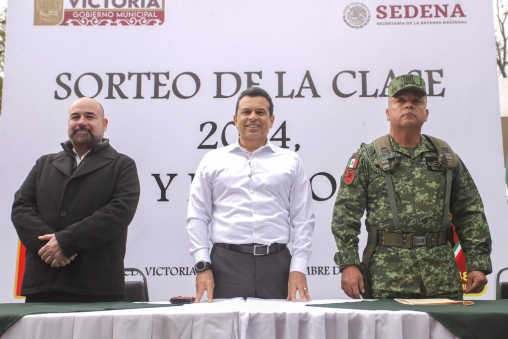 Asiste alcalde Lalo Gattás a sorteo de servicio militar