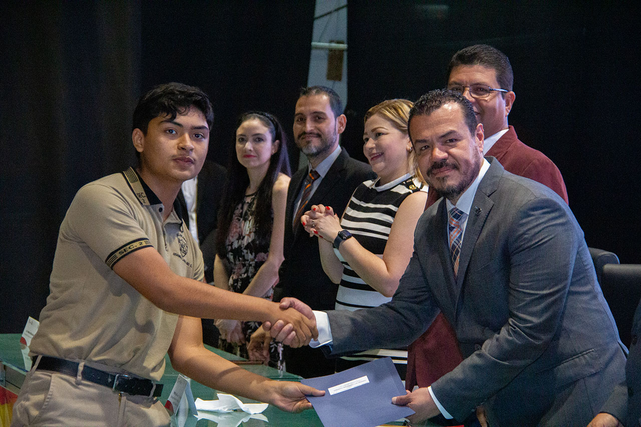 Recibe la UAT visita del embajador de Taiwán