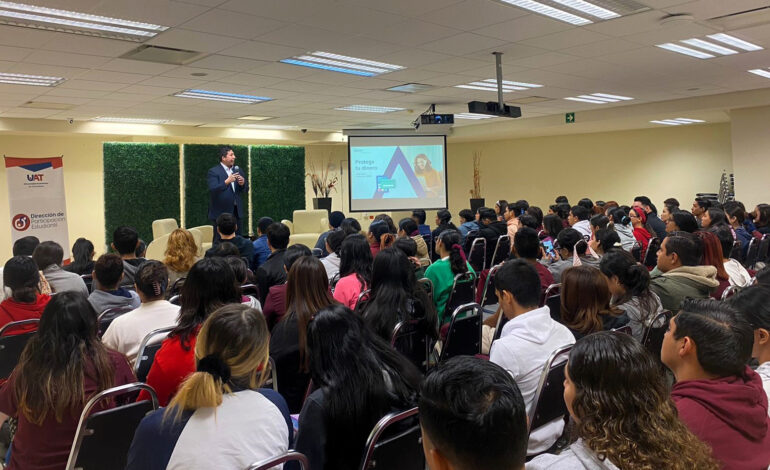 Imparte UAT talleres de educación financiera para estudiantes