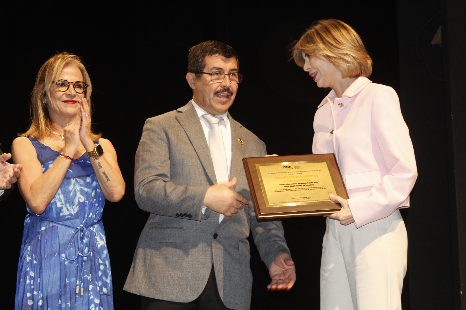 Recibe la UAT reconocimientos a la calidad educativa