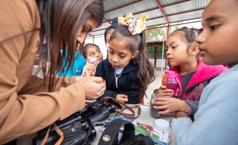 Promueve UAT actividades científicas para alumnas de escuelas primarias