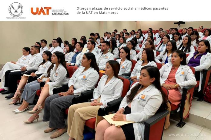 Otorgan plazas de servicio social a médicos pasantes de la UAT