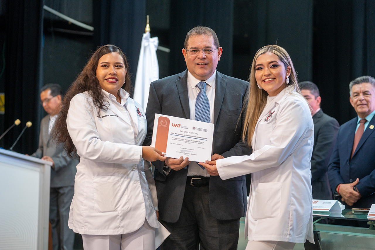 Gradúa la UAT nuevos profesionales de medicina veterinaria