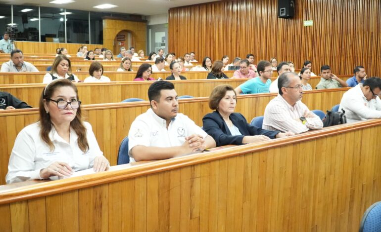 Actualiza la UAT a su personal administrativo en materia de normatividad y rendición de cuentas