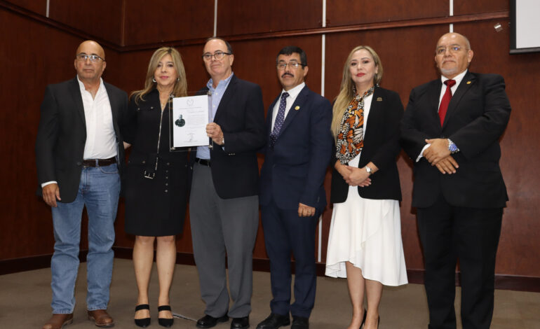 Rinden homenaje póstumo al Ing. Candelario Quiroga, exrector de la UAT