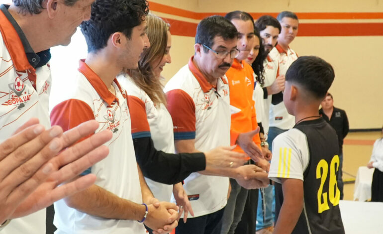 El rector Dámaso Anaya y Omar Bravo presiden apertura de la Copa UAT 2025