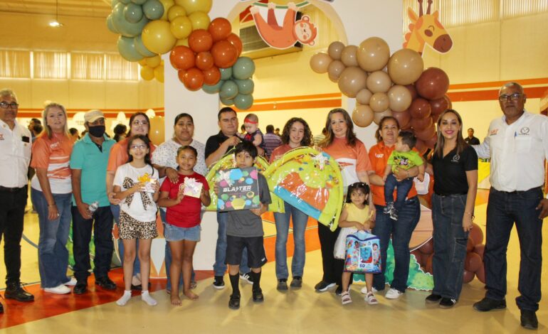 Brinda la UAT festejo a ni帽os y ni帽as del personal sindicalizado