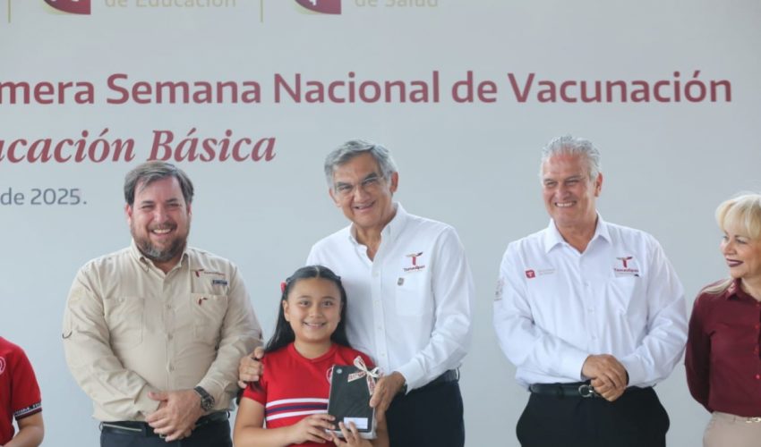 Pone en marcha Américo campaña de vacunación en escuelas y entrega tabletas a niñas y niños