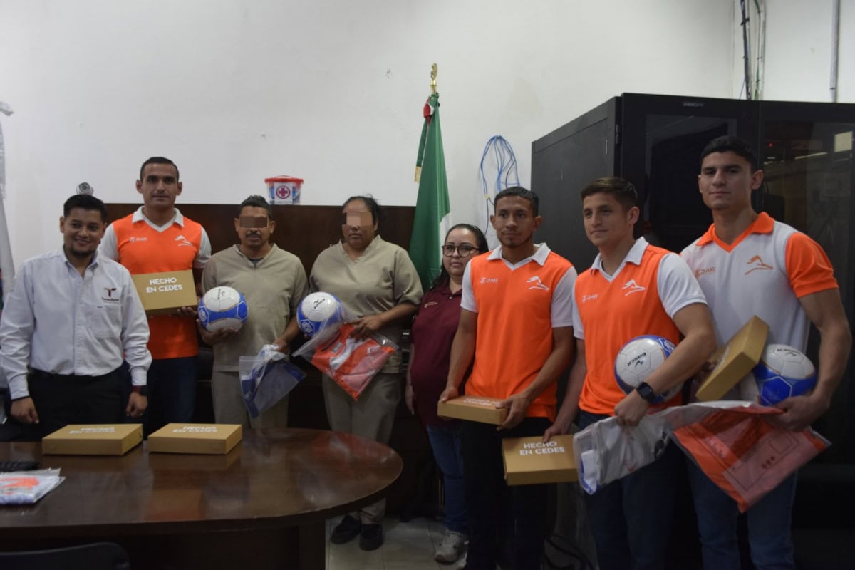 El club de futbol Correcaminos contribuye en actividades deportivas del CEDES Victoria