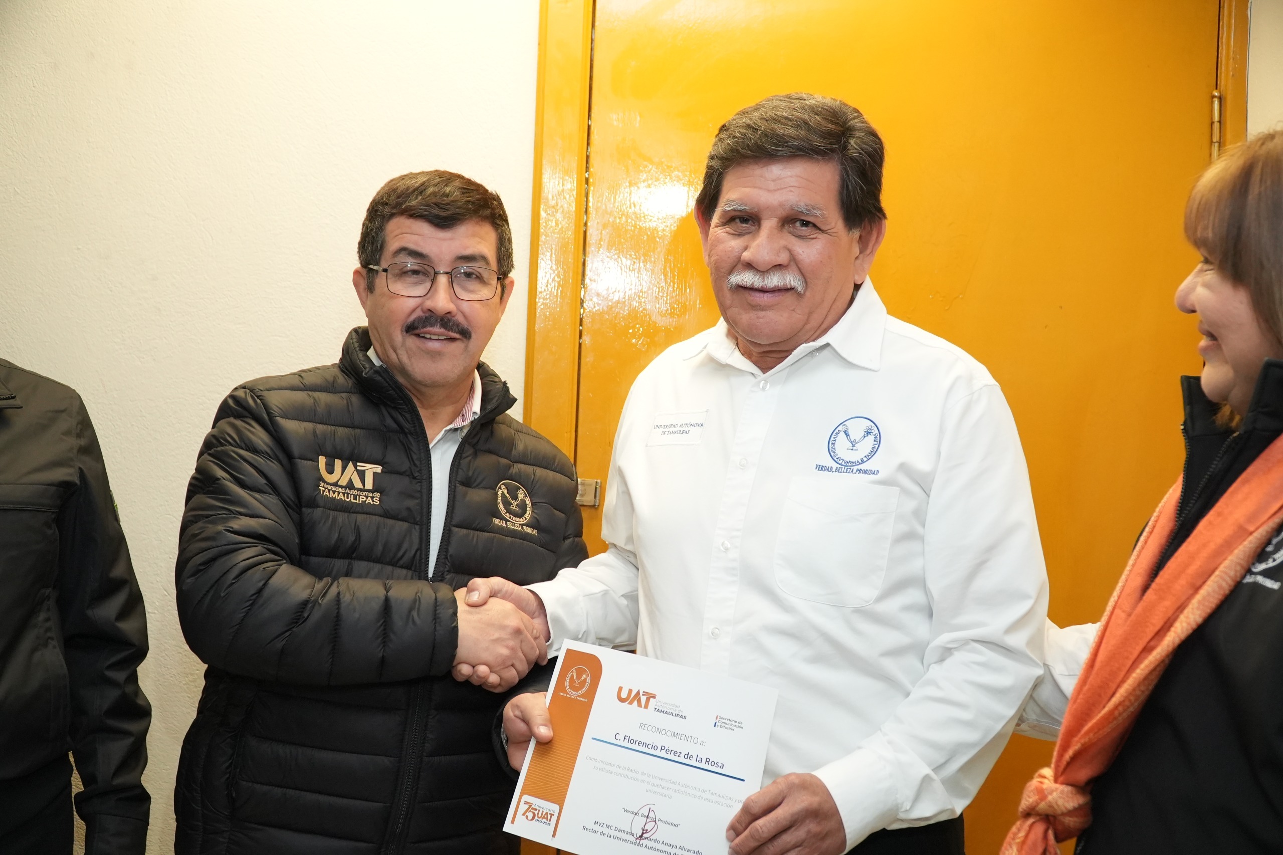 Preside rector Dámaso Anaya celebración del 33 aniversario de Radio UAT