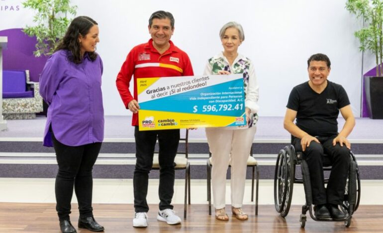 Atestigua María de Villarreal entrega de donativo de la campaña de redondeo de Oxxo en Tamaulipas