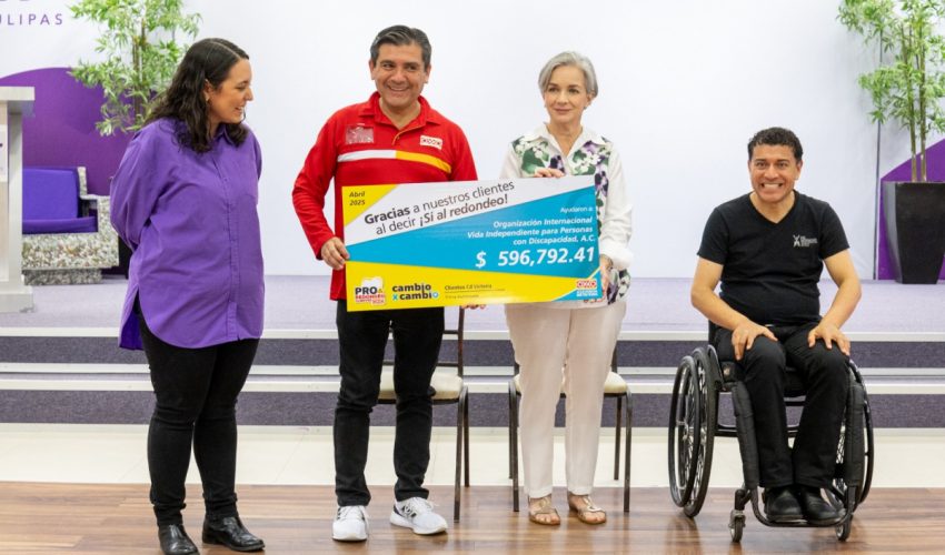 Atestigua María de Villarreal entrega de donativo de la campaña de redondeo de Oxxo en Tamaulipas