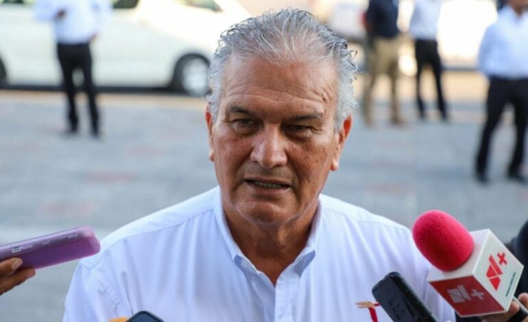 Exhorta secretario de Salud a vacunarse contra el sarampión y completar esquemas