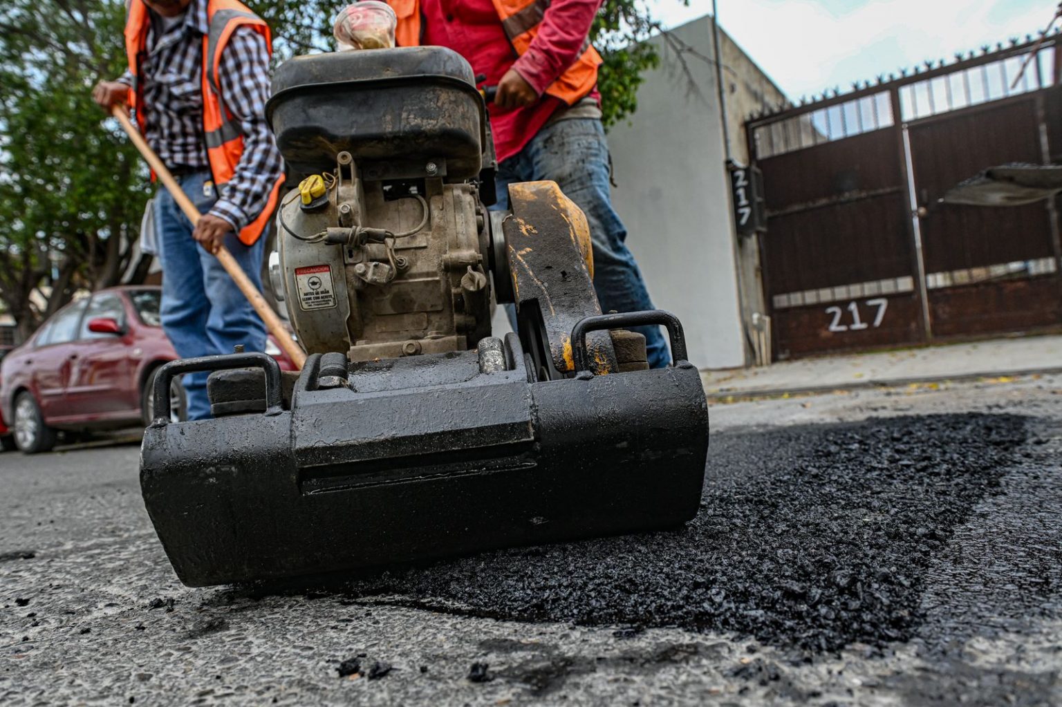 Intensifica Municipio limpieza y bacheo de principales avenidas.