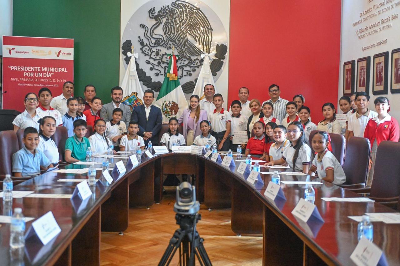 Viven 24 alumnos experiencia como Presidente y Regidores de Victoria.