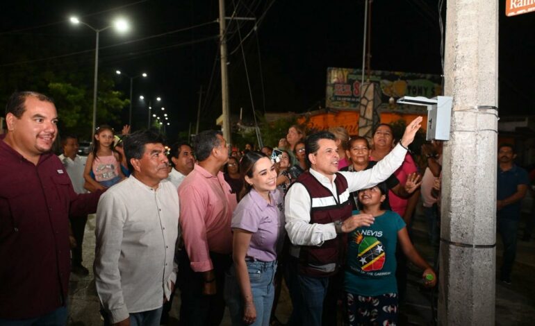 Moderniza Municipio red de alumbrado en la Simón Torres