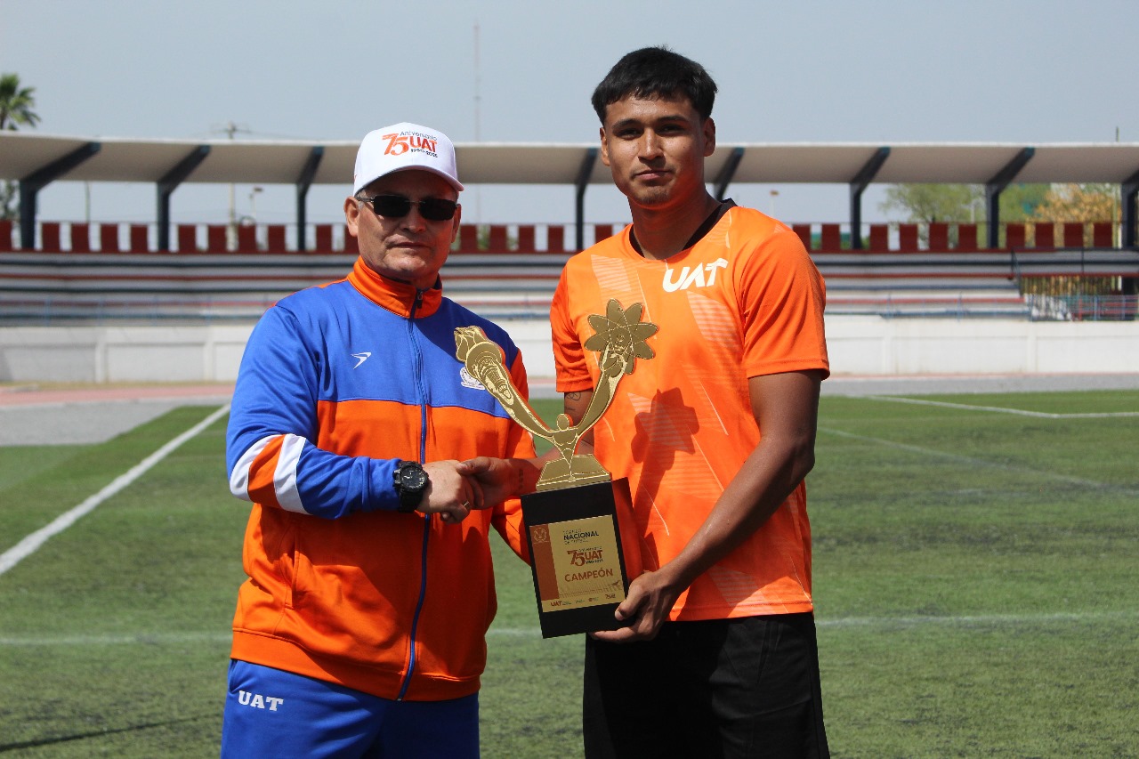Se corona Correcaminos en Futbol Estudiantil, por 75 aniversario de la UAT