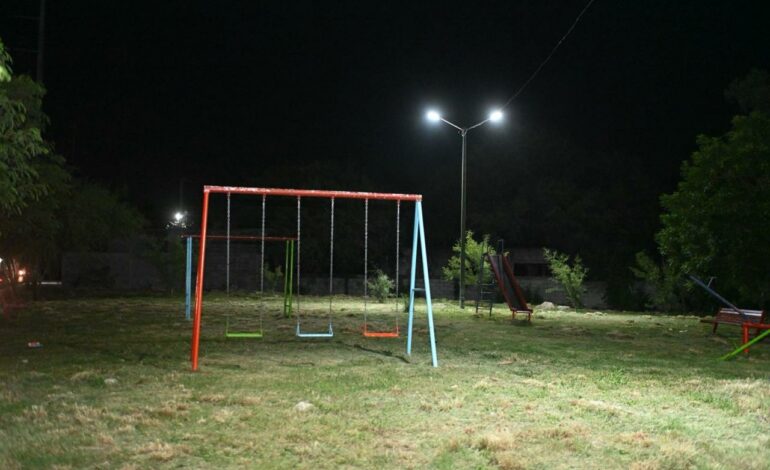 Entrega Municipio área verde iluminada en la Mariano Matamoros