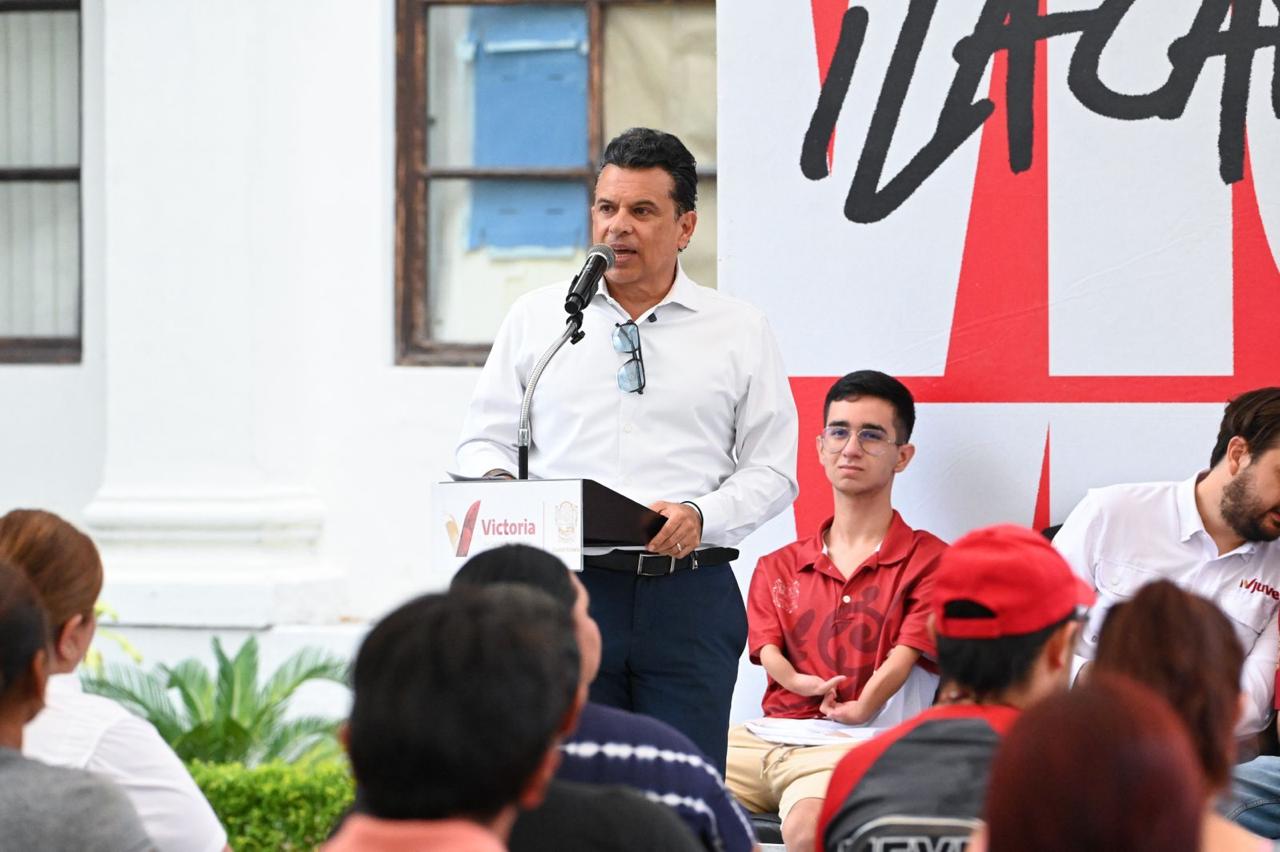 Dan Lalo y Lucy apoyo a atletas de deporte adaptado.