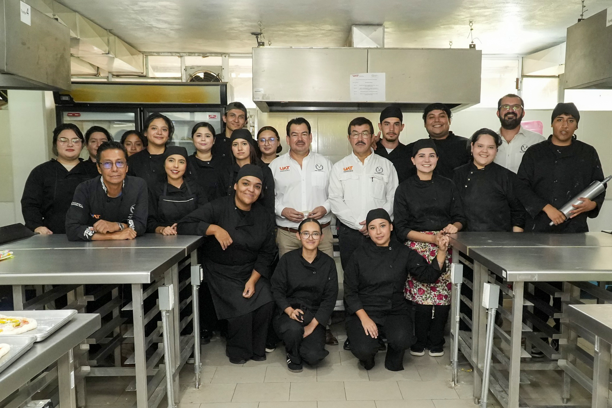 Comparte el rector logros y proyectos con estudiantes de la Facultad de Derecho Victoria