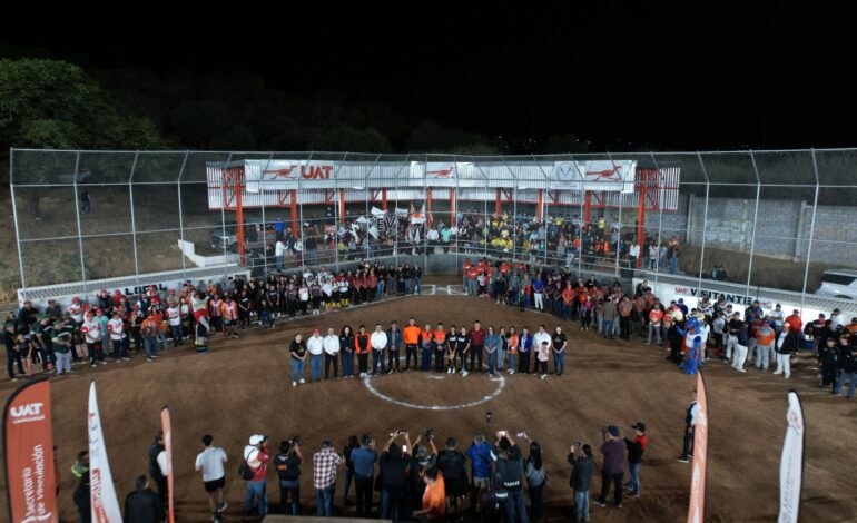 Inaugura rector Dámaso Anaya el Parque Universitario de Softbol de la UAT
