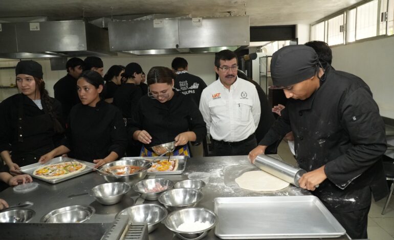 El diálogo con universitarios define el nuevo rumbo de la UAT: rector