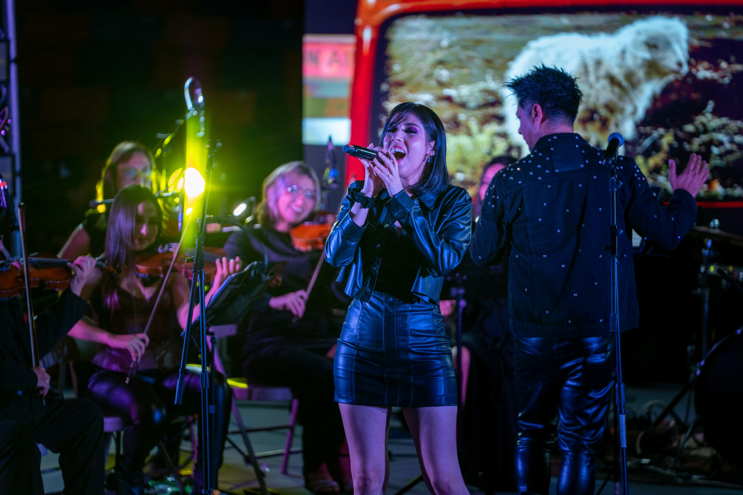 Estudiantes de la UAT disfrutan del tributo musical “Broken Heart Club”