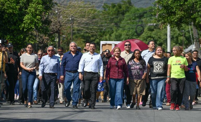 Entrega Lalo Gattás calle pavimentada a vecinos de La Libertad