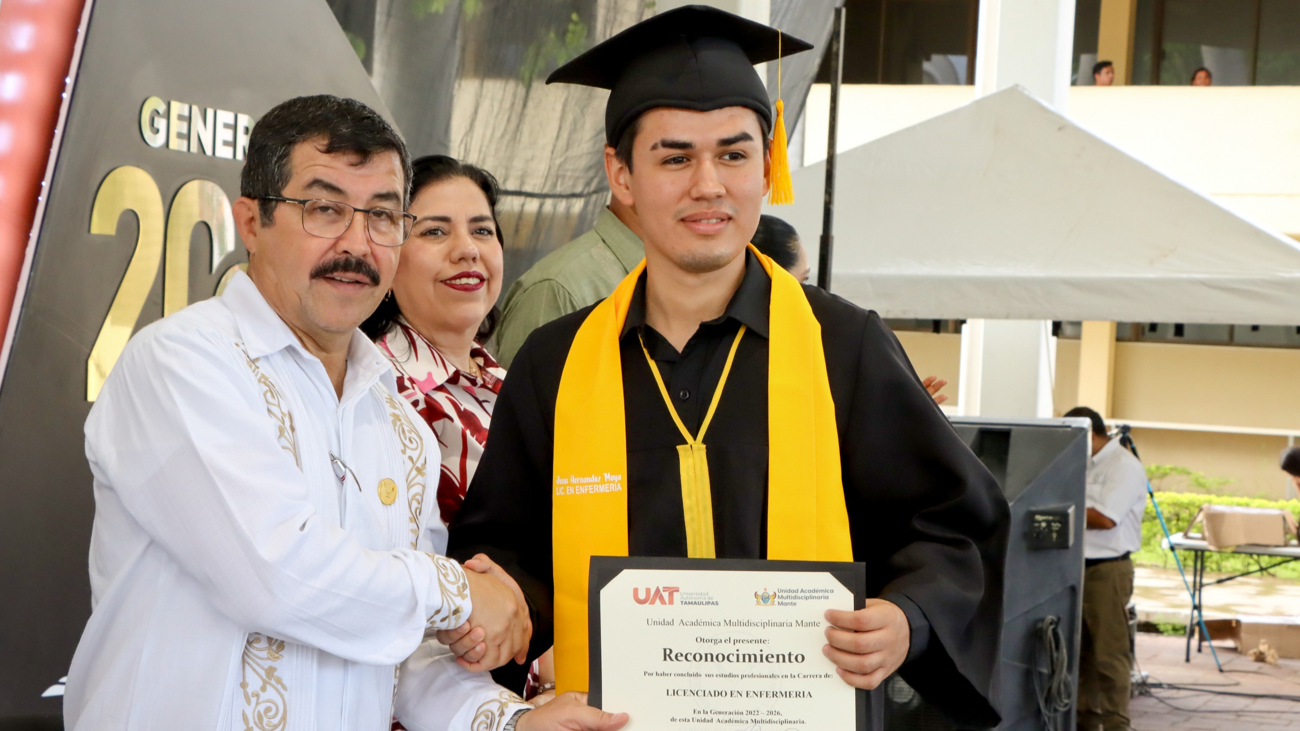 Entrega la UAT en la UAM-Mante nuevos profesionales de la salud y la educación